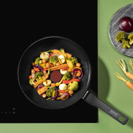 Tefal Renew Black Wokpan 28 cm Zwart